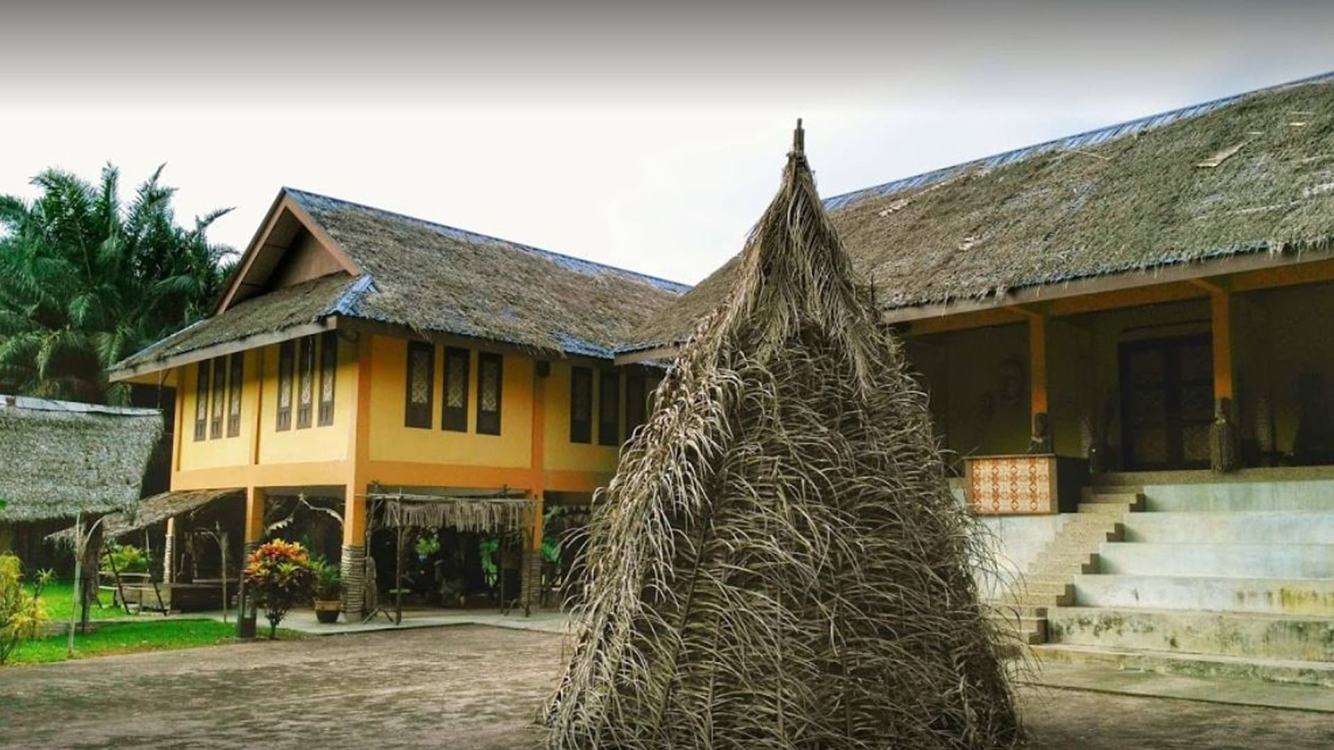 Mah Meri Cultural Village
